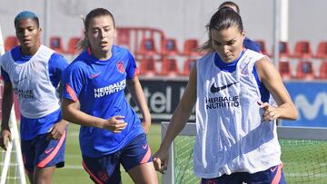 Alia Guagni con Carmen Menayo en el primer entrenamiento de la temporada.