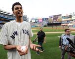 Wembanyama barely fits on subway, throws hilariously bad first pitch at Yankees game