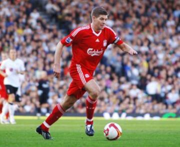 Debutó en 1998 y consolidó su lugar en el primer equipo en la temporada 2000-2001. Sucedió a Sami Hyypiä como capitán del Liverpool en la temporada 2003-04.
