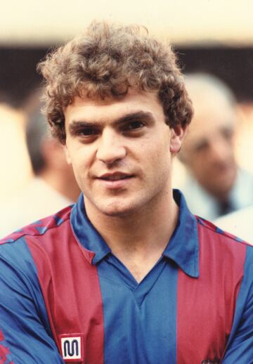 Militó en las categorías inferiores del Barcelona desde el 1982 hasta el 86, cuando subió al primer equipo. Estuvo en el club blaugrana hasta 1988. Llegó al Mallorca en 1989 y se fue en 1993. Su último equipo fue el mallorquín, donde militó una última temporada (95-96).