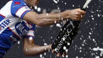 El francés Pineau gana la quinta etapa; Nibali sigue de rosa