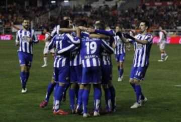 1-2. Borges celebró el segundo tanto que consiguió de penalti con sus compañeros.