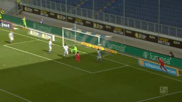 Dificilísimo de explicar: en la segunda alemana se meten el autogol más absurdo en años