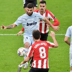 Los 9 toques al balón de Cutrone en su debut con el Valencia