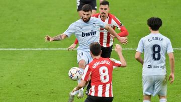 Patrick Cutrone, en el partido de su debut con el Valencia ante el Athletic.