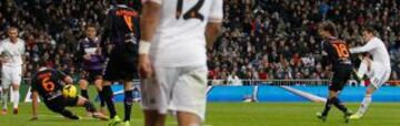 Real Madrid-Valladolid. 3-0. Gareth Bale subel el tercer tanto al marcador.