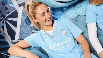 PUMA y el Manchester City presentan la nueva primera equipaci車n para la temporada 2023/24 que conmemora las dos d谷cadas del traslado del Club al Etihad Stadium. Rinde homenaje a las caracter赤sticas ic車nicas del Etihad Stadium y est芍 inspirada en la camiseta que el equipo us車 durante la primera temporada en su nuevo estadio.