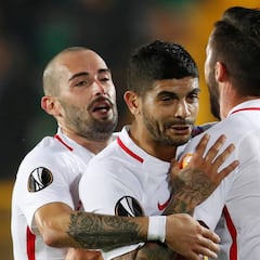 El Sevilla evita in-extremis el naufragio en Akhisar