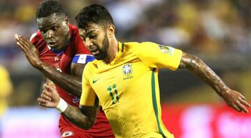 Gabigol jug&oacute; en la Copa Am&eacute;rica Centenario, donde marc&oacute; un tanto. 