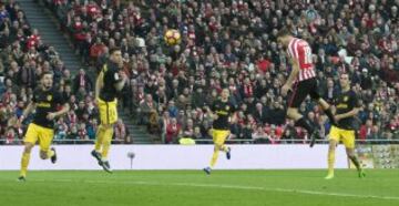 De Marcos marca el 2-1.