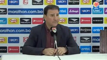 El técnico de la Selección Colombia habló en rueda de prensa tras la derrota con Bolivia en la Altura de El Alto. Elogió el esfuerzo de sus jugadores.