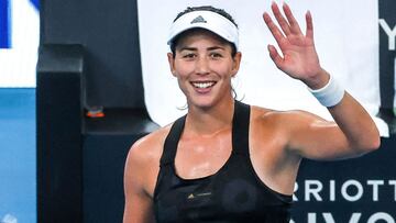 La tenista espa&ntilde;ola Garbi&ntilde;e Muguruza celebra su victoria ante Ekaterina Alexandrova en el Sydney Classic.