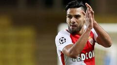 En Inglaterra se sorprenden con la actuación de Falcao en Champions League con el Mónaco y recuerdan su mal paso por Chelsea y Manchester United.