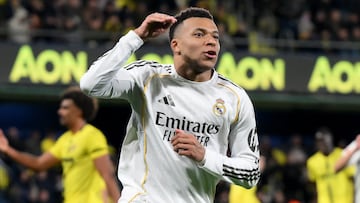 VILLARREAL, SPAIN - JANUARY 24: Kylian Mbappe of Real Madrid celebrates scoring his team's second goal with teammate Gonzalo Garcia (R) during the LaLiga EA Sports match between Villarreal CF and Real Madrid CF at Estadio de la Ceramica on January 24, 2026 in Villarreal, Spain. (Photo by David Ramos/Getty Images)