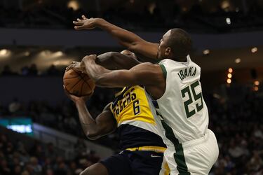 Serge Ibaka renueva una temporada con Milwaukee Bucks