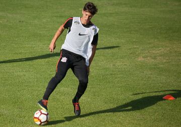 Corinthians ya se adapta a la altura de Bogotá