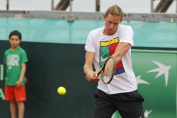 Iquique, 13 de Julio 2016.
Tenis, Copa Davis.
Nicolas Jarry devuelve la bola, durante el entrenamiento de Chile en el Centro Recreacional del Ejercito Huayquique, antes de la segunda ronda del Grupo I contra Colombia en Copa Davis. 
Alex DÃ­az DÃ­az/Photosport.