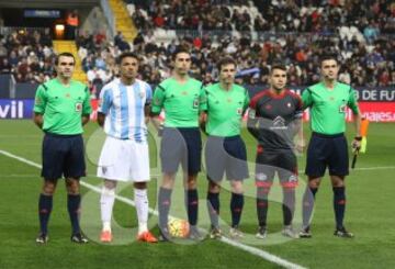 El árbitro Vicandi Garrido acompañado por sus asistentes Huerga Cermeño y Villate Martínez, el cuarto árbitro González Esteban y los capitanes Weligton y Hugo Mallo.