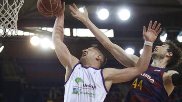 Un Tomic enorme da una alegr¨ªa al Barcelona por Sant Jordi