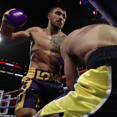 Lomachenko trituró a Crolla y volvió a ser 'NoMasChenko'