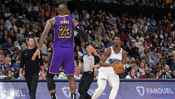 MEMPHIS, TENNESSEE - NOVEMBER 06: Jaren Jackson Jr. #13 of the Memphis Grizzlies shoots against LeBron James #23 of the Los Angeles Lakers during the second half at FedExForum on November 06, 2024 in Memphis, Tennessee. NOTE TO USER: User expressly acknowledges and agrees that, by downloading and or using this photograph, User is consenting to the terms and conditions of the Getty Images License Agreement. Justin Ford/Getty Images/AFP (Photo by Justin Ford / GETTY IMAGES NORTH AMERICA / Getty Images via AFP)