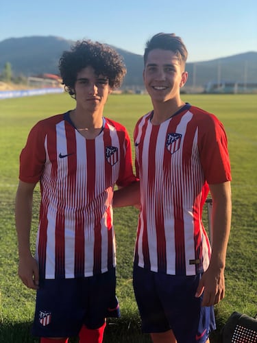 Desde el campo hasta la alfombra roja: presenta el Adrian Luke Movistar Plus