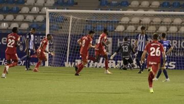 El Fuenlabrada aprovecha la desconexión berciana