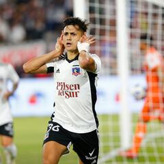 Colo Colo derrota a Cobresal, vuelve a la cima y amenaza a la UC