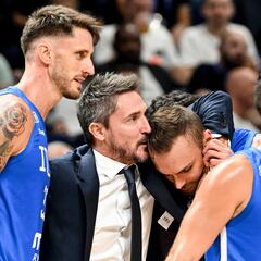 Pozzecco regaló su tarjeta de crédito a los jugadores tras eliminar a Jokic