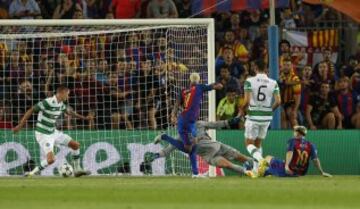 Leo Messi marca el 5-0. 