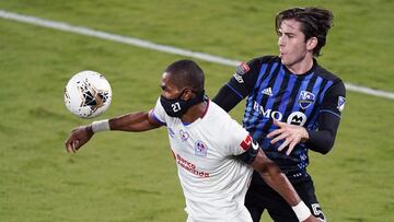 El mediocampista de 25 a&ntilde;os relat&oacute; su encuentro con la leyenda francesa en el enfrentamiento por la Concacaf Champions League.