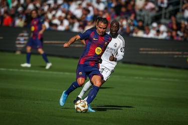 Javier Saviola y Claude Makélélé.