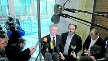 <b>ACORRALADO. </b>Max Mosley ha prolongado una semana la inscripción de los más poderosos,