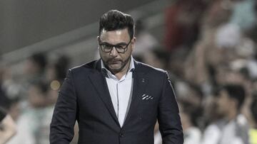 El entrenador respondió así al ser cuestionado sobre su posible llegada a Cruz Azul, aunque no quiso dar más detalles.