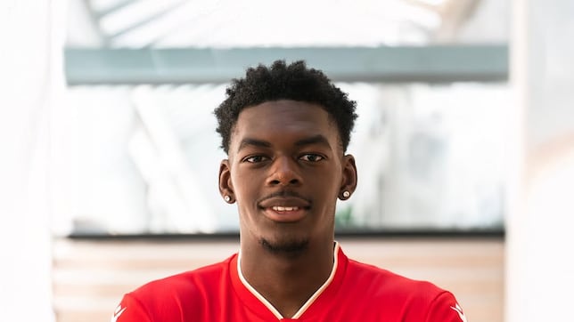 El Almería apuró para fichar a René Mitongo