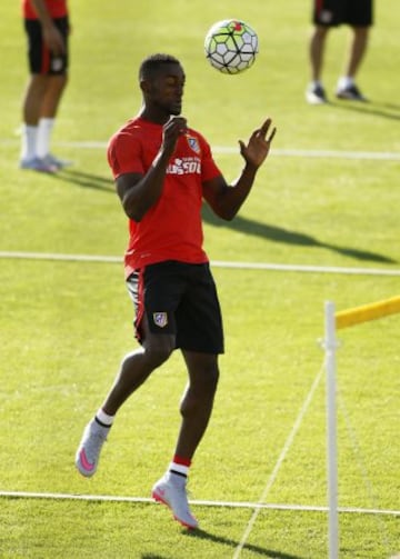 Jackson Martínez entrena con el Atlético de Madrid previo al Trofeo Ramón de Carranza en Cádiz, en el que se espera sea titular de cara al inicio de la Liga.