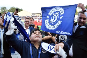 El argentino Diego Armando Maradona ha asumido la presidencia del Dinamo Brest, club de la liga bielorrusa con el que firmó antes de la Copa Mundial un contrato por tres temporadas. El argentino se dedicará a consultar al club en temas organizativos y asuntos deportivos, desde fichajes a la gestión de la academia del Dinamo. 