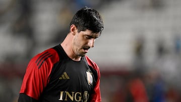 Courtois, en el primer partido del parón con Bélgica, contra Ucrania en Murcia.