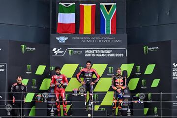 Francesco Bagnaia, Aleix Espargaró y Brad Binder completan el podio de Silverstone. 