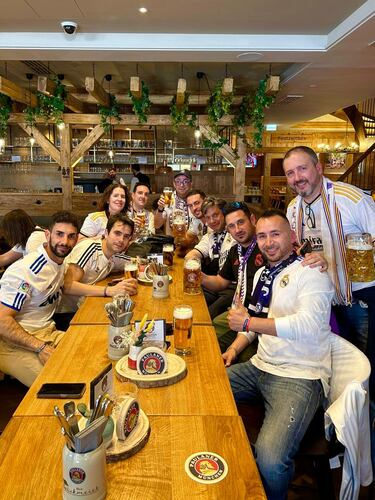 Las peñas madridistas invadieron Múnich
