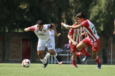 Albert Espigares: "El objetivo es formar futbolistas polifuncionales"