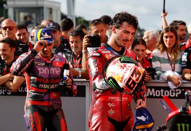 Francesco Bagnaia celebra emocionado su victoria en la carrera del GP de Japón.
