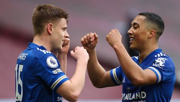 BIRMINGHAM, ENGLAND - FEBRUARY 21: Harvey Barnes of Leicester City celebrates after scoring a goal to make it 0-2 during the Premier League match between Aston Villa and Leicester City at Villa Park on February 21, 2021 in Birmingham, United Kingdom. Spor