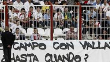<b>SOLUCIÓN. </b>El Teresa Rivero es el único estadio de la Liga Profesional que continúa teniendo vallas. El Rayo trata que deje de serlo.