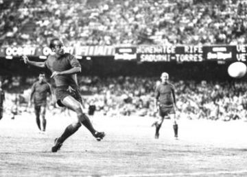 Luis Suárez formó parte de la selección mítica que ganó la primera Eurocopa en 1964.