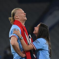 La alegría de Haaland e Isabel Haugseng tras ganar la Champions