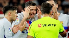 Robert Lewandowski available to play for Barcelona against Espanyol