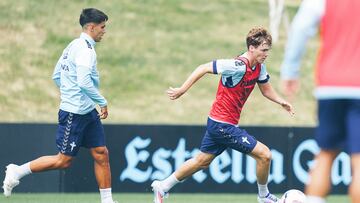 Hugo Sotelo y Williot Swedberg, durante un entrenamiento de pretemporada del Celta.