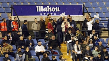 14/12/19 PARTIDO SEGUNDA DIVISION B 
 HERCULES - BADALONA 
 PANCARTAS SEGUIDORES HERCULES
 MINUTO 5 