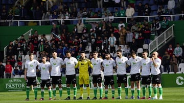 Alineación inicial del Racing contra el Levante en El Sardinero.